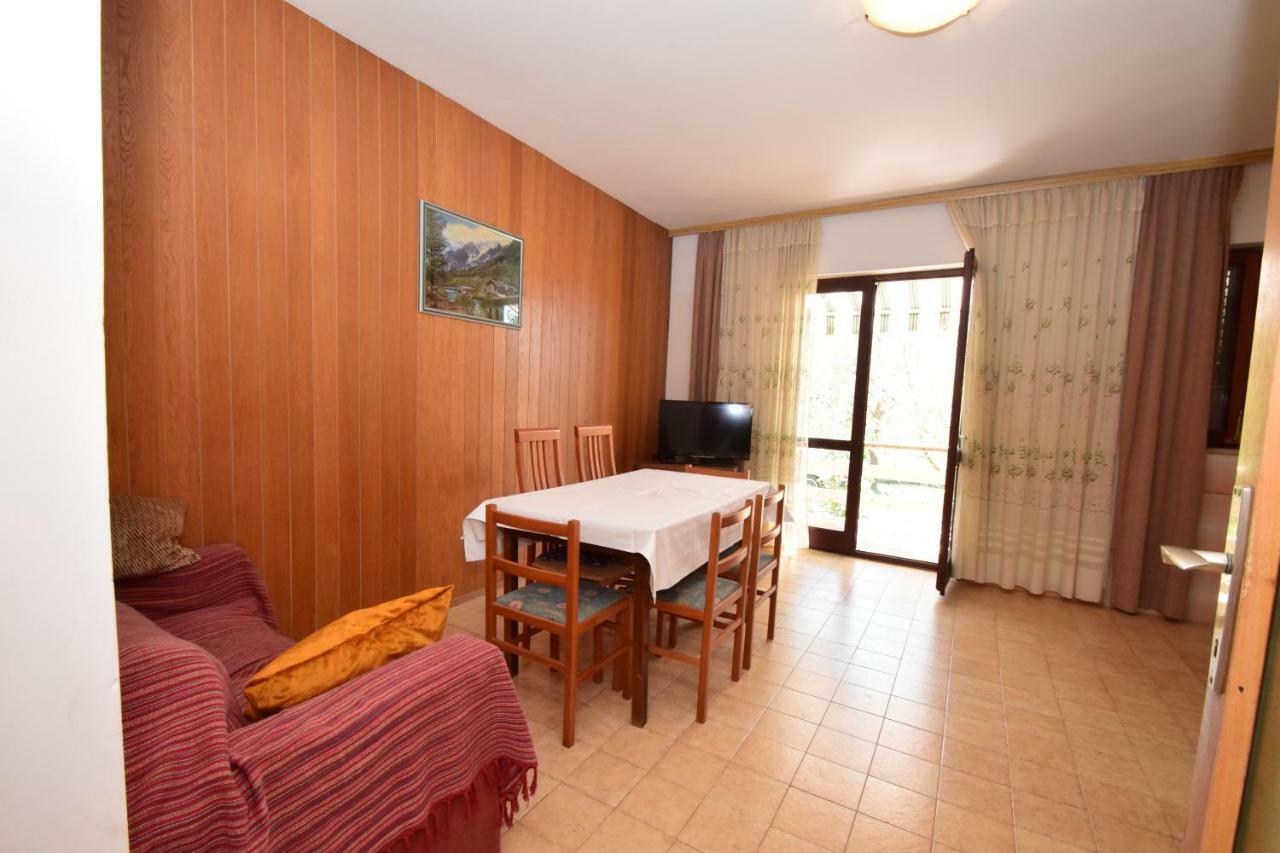 Apartments Ivan Starigrad Paklenica Exterior photo