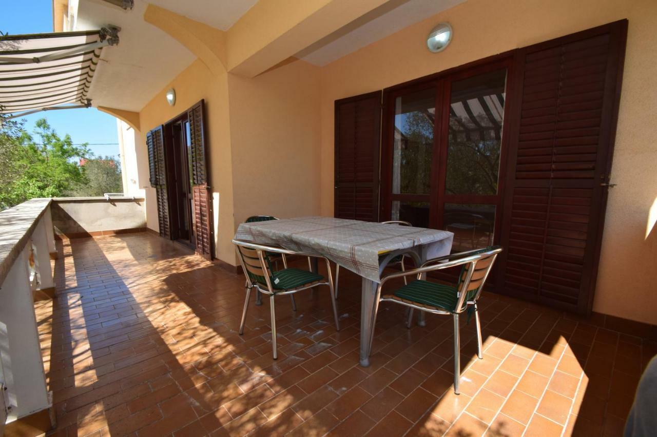 Apartments Ivan Starigrad Paklenica Exterior photo