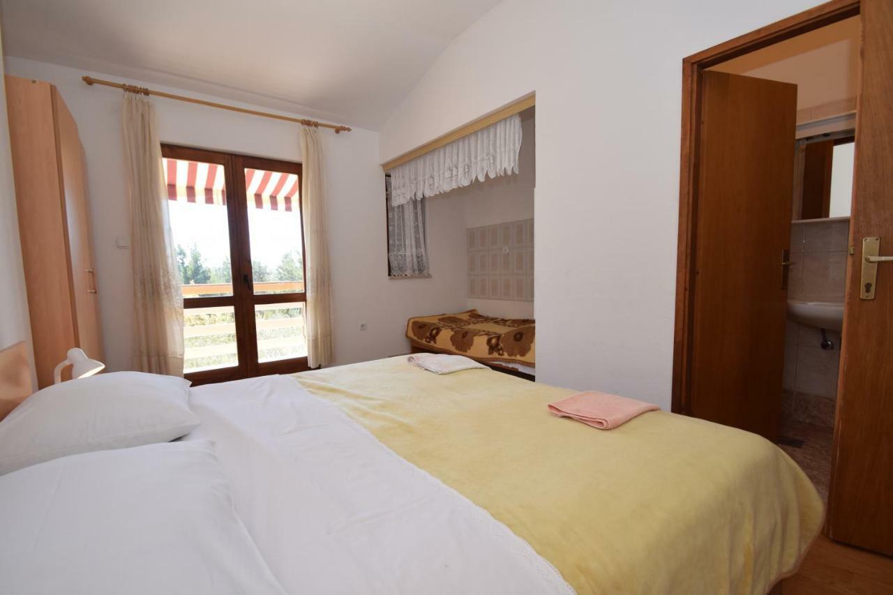 Apartments Ivan Starigrad Paklenica Exterior photo